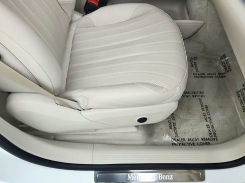 Used 2023 Mercedes-Benz EQS 580 4MATIC SUV w/ Acoustic Comfort Package image 23