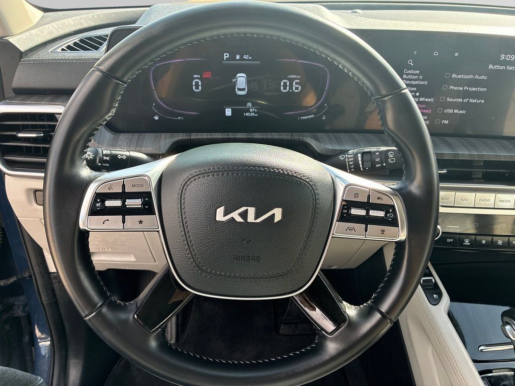 Used 2023 Kia Telluride EX w/ EX Captain's Chair Package FWD image 13