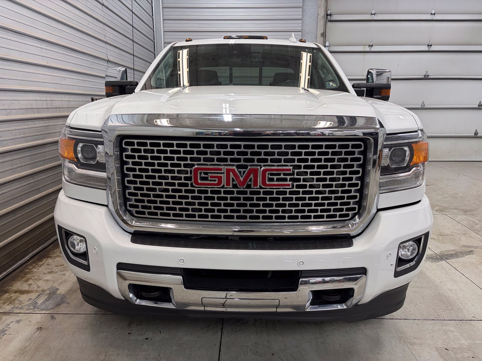 Used 2016 GMC Sierra 3500 Denali w/ Duramax Plus Package AWD/4WD image 2