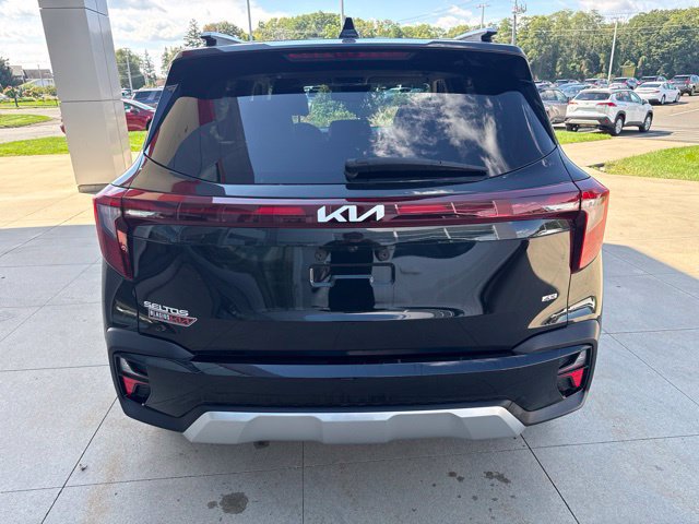 Used 2024 Kia Seltos SX w/ SX Sunroof Package AWD/4WD image 6