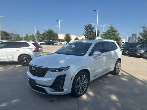 Used 2020 Cadillac XT6 Premium Luxury FWD image 1
