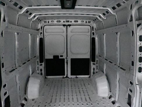 Used 2025 RAM ProMaster 2500 w/ Convenience Group FWD image 23