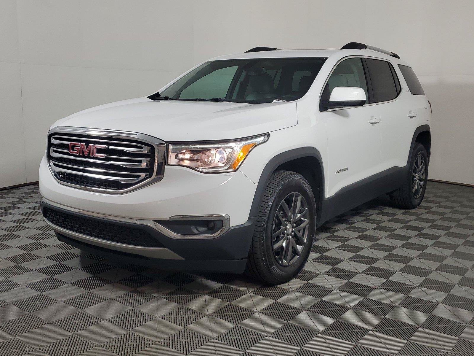 Used 2017 GMC Acadia SLT FWD image 3