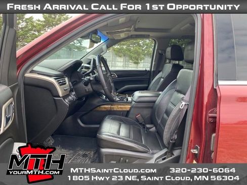 Used 2017 GMC Yukon Denali w/ Open Road Package AWD/4WD image 10