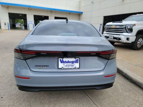 Used 2025 Honda Accord SE image 6