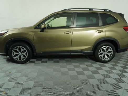 Used 2024 Subaru Forester Premium AWD/4WD image 4