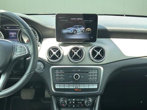 Used 2018 Mercedes-Benz GLA 250 4MATIC image 18