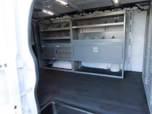 Used 2018 Chevrolet Express 3500 w/ Driver Convenience Package RWD image 14