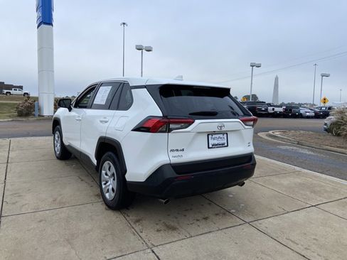 Used 2024 Toyota RAV4 LE image 8