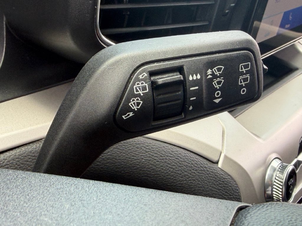 Used 2023 Ford Explorer XLT w/ Equipment Group 202A RWD image 29
