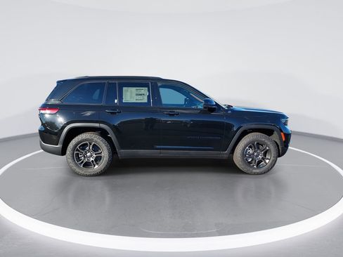 New 2024 Jeep Grand Cherokee Trailhawk w/ Advanced Protech Group II image 9