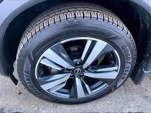 Used 2023 Nissan Rogue SL w/ SL Premium Package image 7