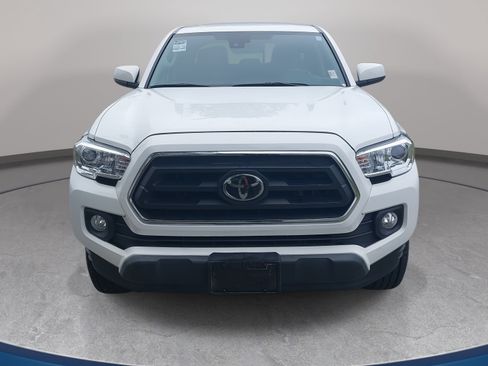 Used 2023 Toyota Tacoma SR5 RWD image 2