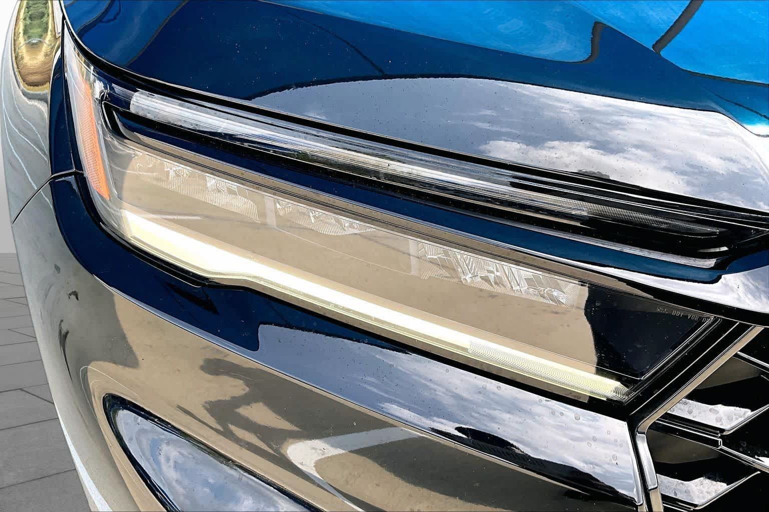 Used 2025 Honda Pilot TrailSport image 27