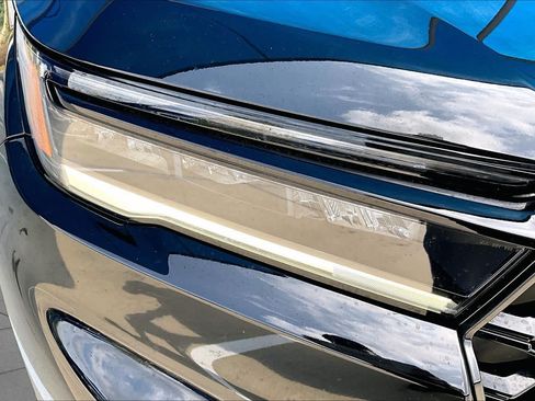 Used 2025 Honda Pilot TrailSport image 27