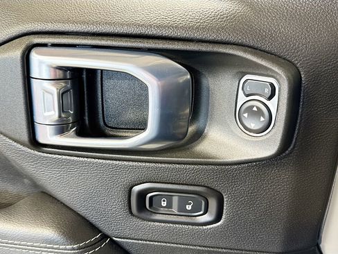 Used 2022 Jeep Wrangler Unlimited Rubicon 4xe w/ Cold Weather Group image 17