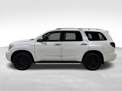 Used 2018 Toyota Sequoia Platinum AWD/4WD image 14