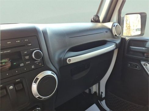 Used 2012 Jeep Wrangler Rubicon w/ Dual Top Group image 18