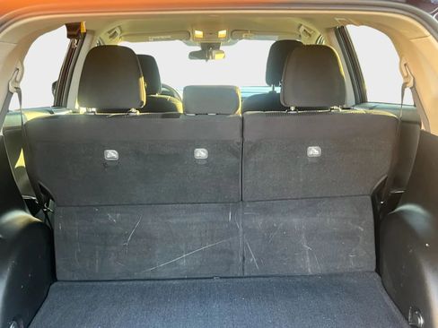 Used 2017 Toyota RAV4 LE image 10