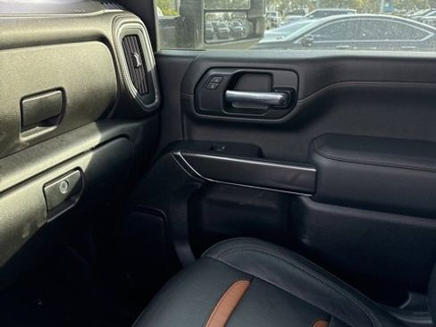 Used 2021 GMC Sierra 2500 AT4 image 5