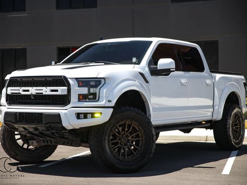 Used 2019 Ford F150 Raptor w/ Equipment Group 802A Luxury AWD/4WD image 3