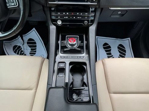 Used 2018 Jaguar F-PACE Premium AWD/4WD image 27