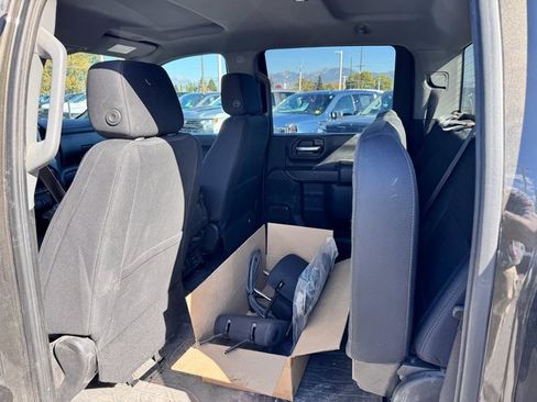 Used 2023 Chevrolet Silverado 3500 LT w/ Convenience Package image 4