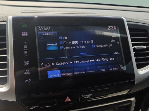 Used 2016 Honda Pilot Touring image 25