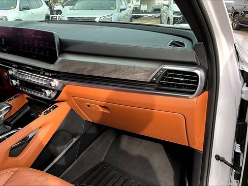 Used 2025 Kia Telluride SX Prestige X-Line image 16