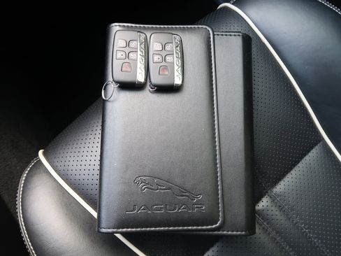 Used 2016 Jaguar XJ Supercharged image 32