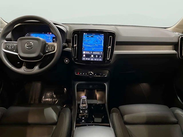 Used 2025 Volvo XC40 B5 Plus AWD/4WD image 14