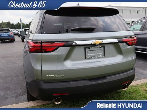 Used 2023 Chevrolet Traverse LT FWD image 16