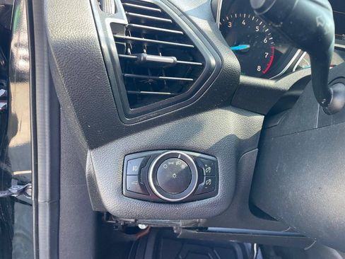 Used 2017 Ford Escape SE AWD/4WD image 21