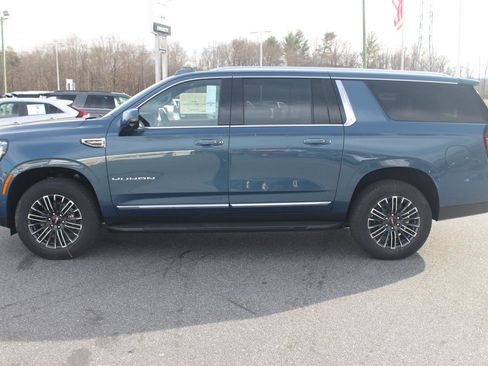 New 2026 GMC Yukon XL Elevation w/ Elevation Premium Package image 4