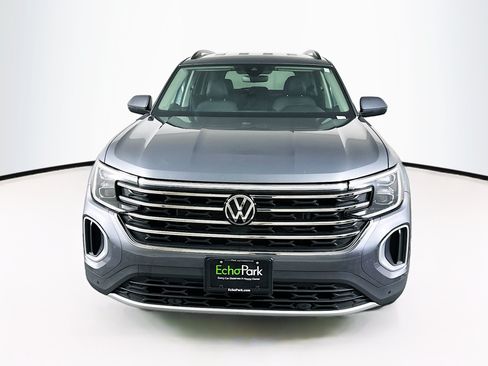 Used 2025 Volkswagen Atlas SE FWD image 2