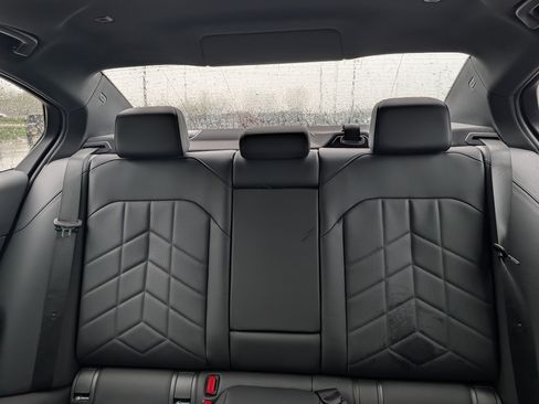 Used 2024 BMW i5 eDrive40i w/ Premium Package RWD image 10