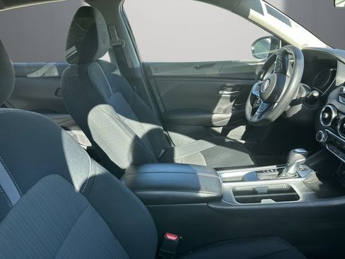 Used 2024 Nissan Sentra SV FWD image 11