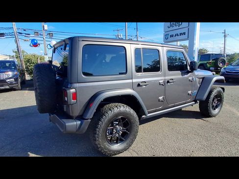 Used 2024 Jeep Wrangler Unlimited AWD/4WD image 8