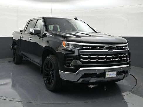 Used 2022 Chevrolet Silverado 1500 LTZ w/ LTZ Premium Package AWD/4WD image 7