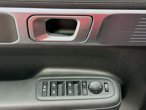 Used 2025 Hyundai Santa Fe SEL image 15