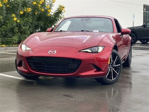 Used 2025 MAZDA MX-5 Miata RF Grand Touring w/ Weather Package image 2