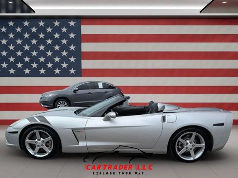 Used 2006 Chevrolet Corvette Convertible w/ Preferred Equipment Group RWD image 3