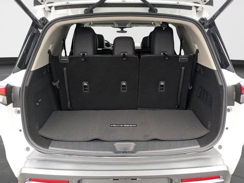 New 2026 Nissan Pathfinder SL AWD/4WD image 35