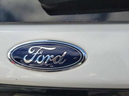 Used 2023 Ford Explorer ST-Line w/ Class IV Trailer Tow Package image 9