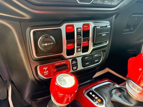 Used 2020 Jeep Gladiator Rubicon AWD/4WD image 31