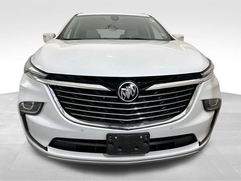 Used 2023 Buick Enclave Essence image 9