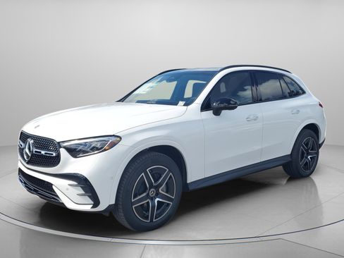 Certified 2026 Mercedes-Benz GLC 300 4MATIC image 2