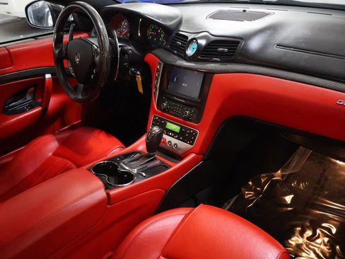 Used 2011 Maserati GranTurismo S image 11