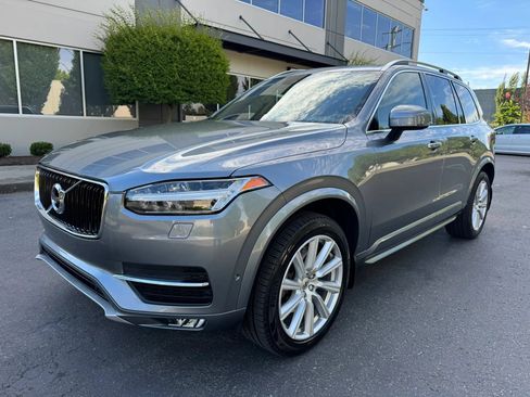 Used 2017 Volvo XC90 T6 Momentum w/ Vision Package AWD/4WD image 4
