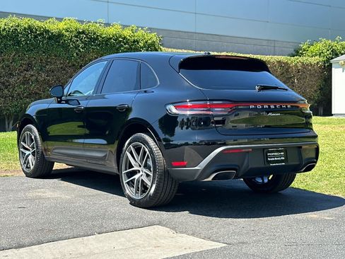 Certified 2025 Porsche Macan AWD/4WD image 3